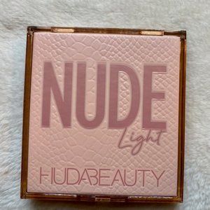 NIB Huda Beauty Nude Light Palette